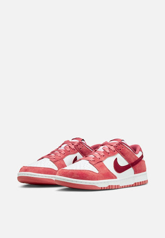 Nike Dunk Low “Valentines Day”